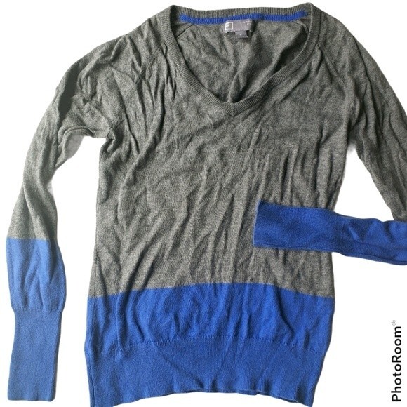 JCP V NECK BLUE/GRAY SWEATER - S - Picture 2 of 8